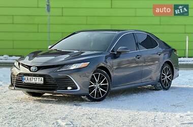Седан Toyota Camry 2022 в Киеве