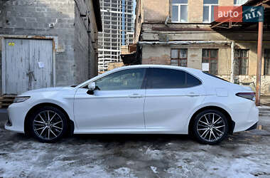 Седан Toyota Camry 2021 в Киеве