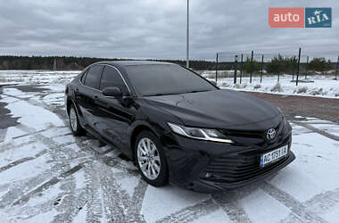 Седан Toyota Camry 2019 в Луцке