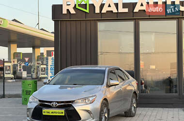 Седан Toyota Camry 2017 в Львове