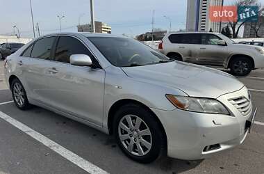 Седан Toyota Camry 2006 в Киеве
