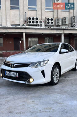 Седан Toyota Camry 2016 в Чернігові