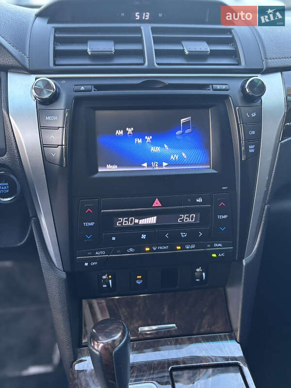 Седан Toyota Camry 2016 в Чернигове