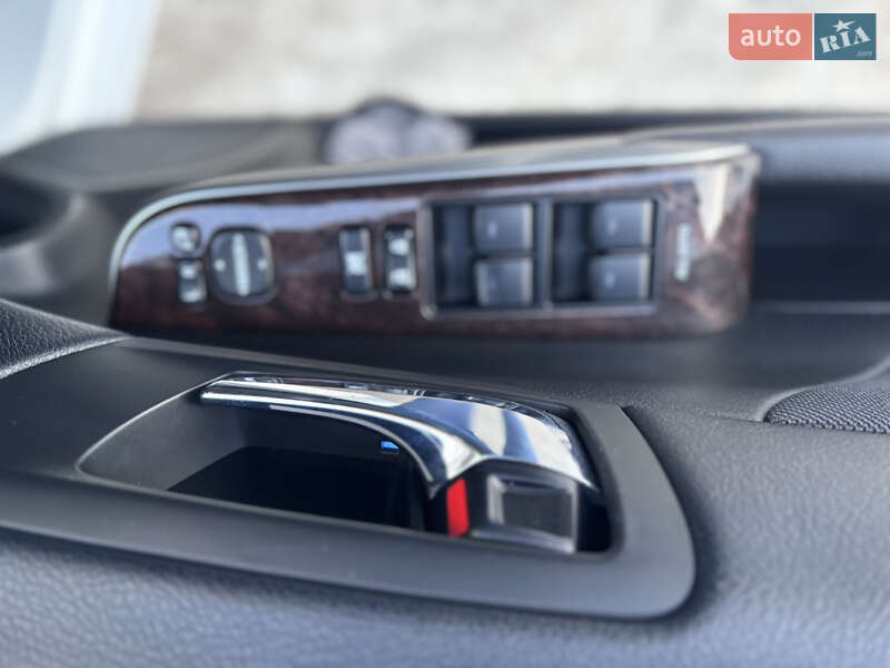 Седан Toyota Camry 2016 в Чернигове