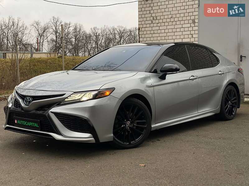 Седан Toyota Camry 2020 в Киеве