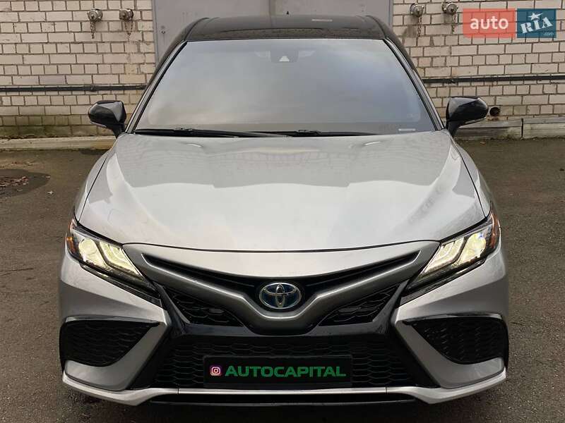Седан Toyota Camry 2020 в Киеве