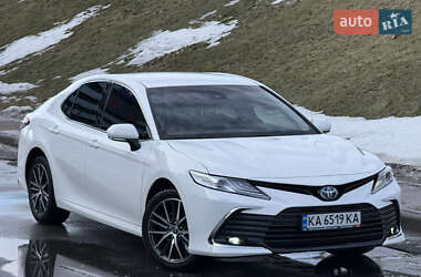 Седан Toyota Camry 2024 в Киеве