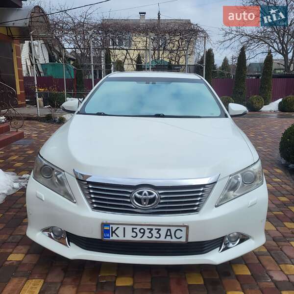 Седан Toyota Camry 2011 в Смеле