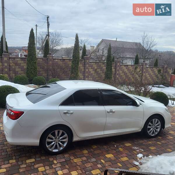Седан Toyota Camry 2011 в Смеле