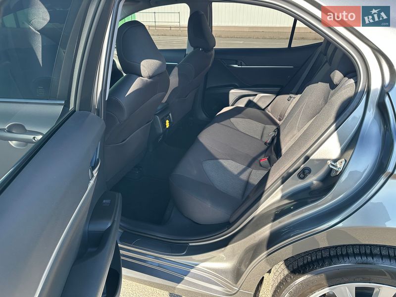 Седан Toyota Camry 2023 в Киеве