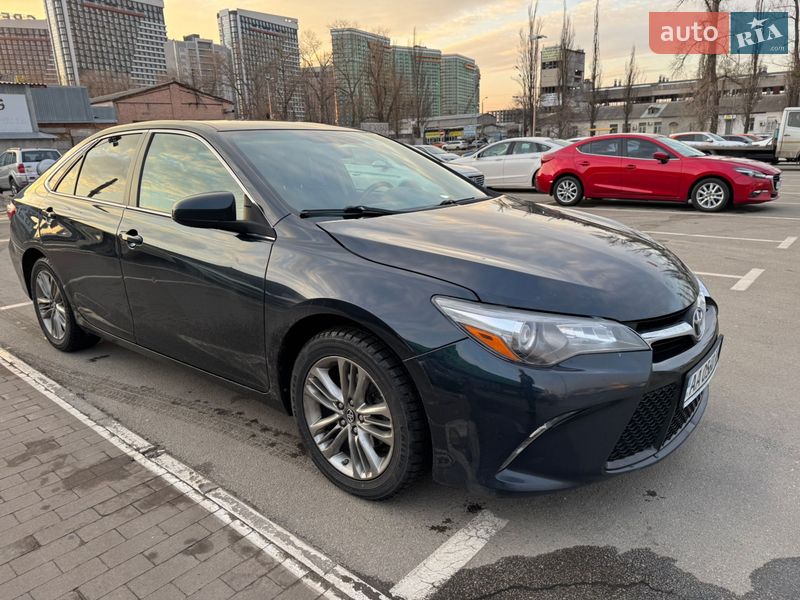 Седан Toyota Camry 2017 в Киеве