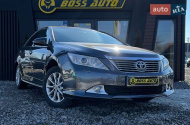 Седан Toyota Camry 2014 в Коломиї