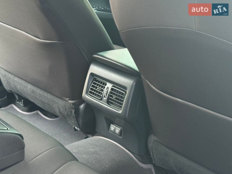 Седан Toyota Camry 2018 в Днепре