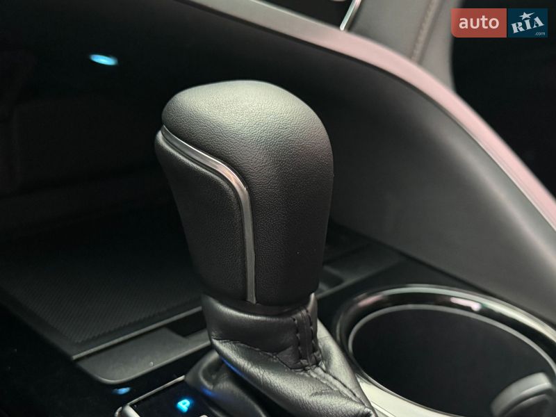 Седан Toyota Camry 2018 в Днепре