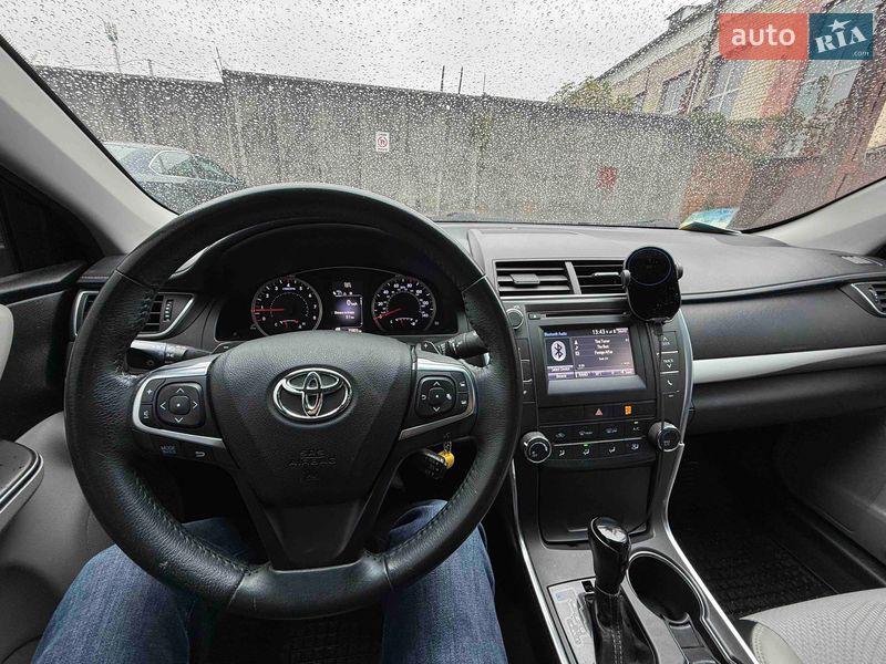 Седан Toyota Camry 2016 в Виннице