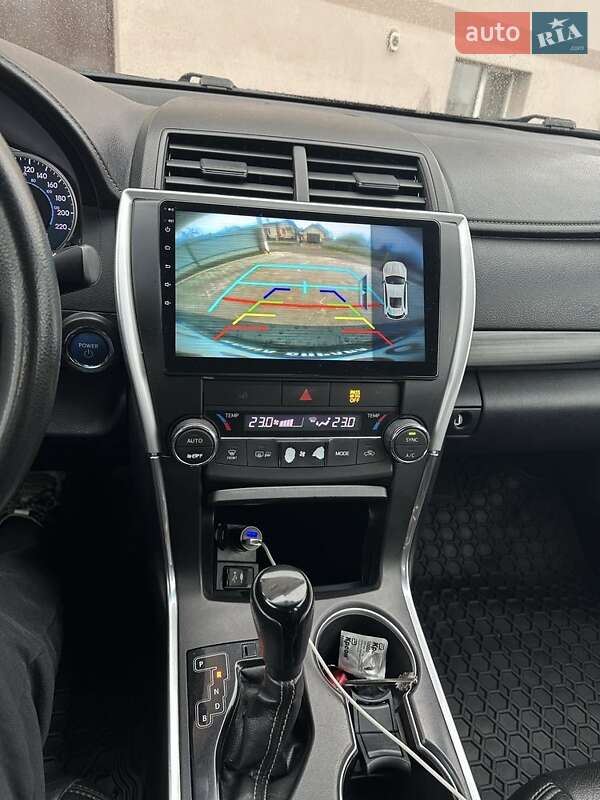 Седан Toyota Camry 2017 в Ивано-Франковске