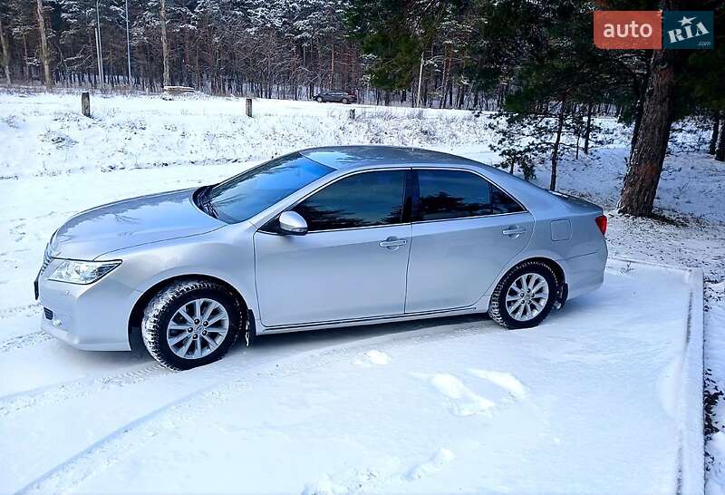 Седан Toyota Camry 2012 в Саврани