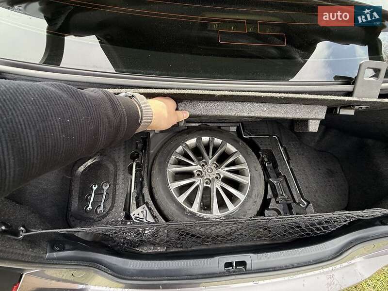 Седан Toyota Camry 2015 в Ивано-Франковске