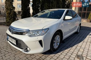 Седан Toyota Camry 2015 в Тернополе