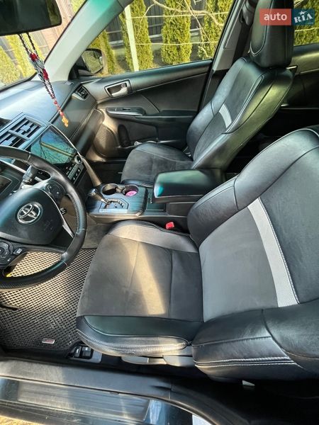 Седан Toyota Camry 2013 в Городке