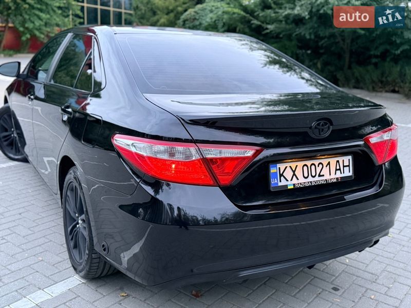 Седан Toyota Camry 2016 в Харькове