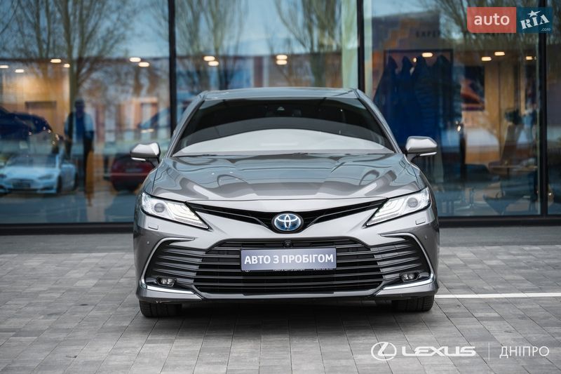 Седан Toyota Camry 2024 в Днепре