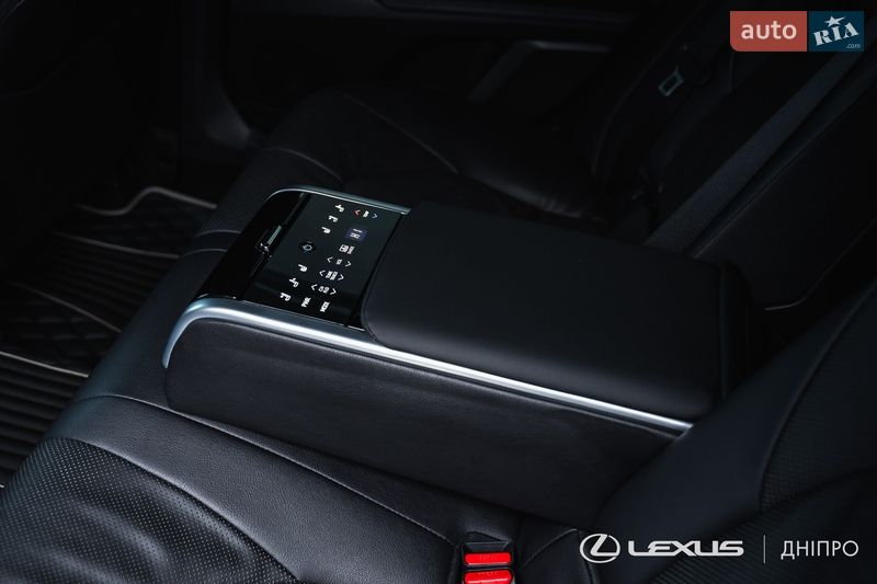 Седан Toyota Camry 2024 в Днепре