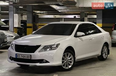 Седан Toyota Camry 2013 в Дніпрі