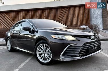 Седан Toyota Camry 2018 в Києві