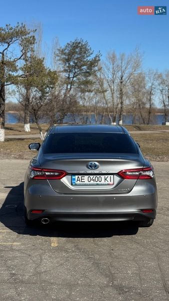 Седан Toyota Camry 2022 в Дніпрі