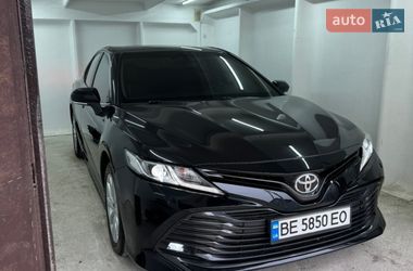 Седан Toyota Camry 2019 в Миколаєві