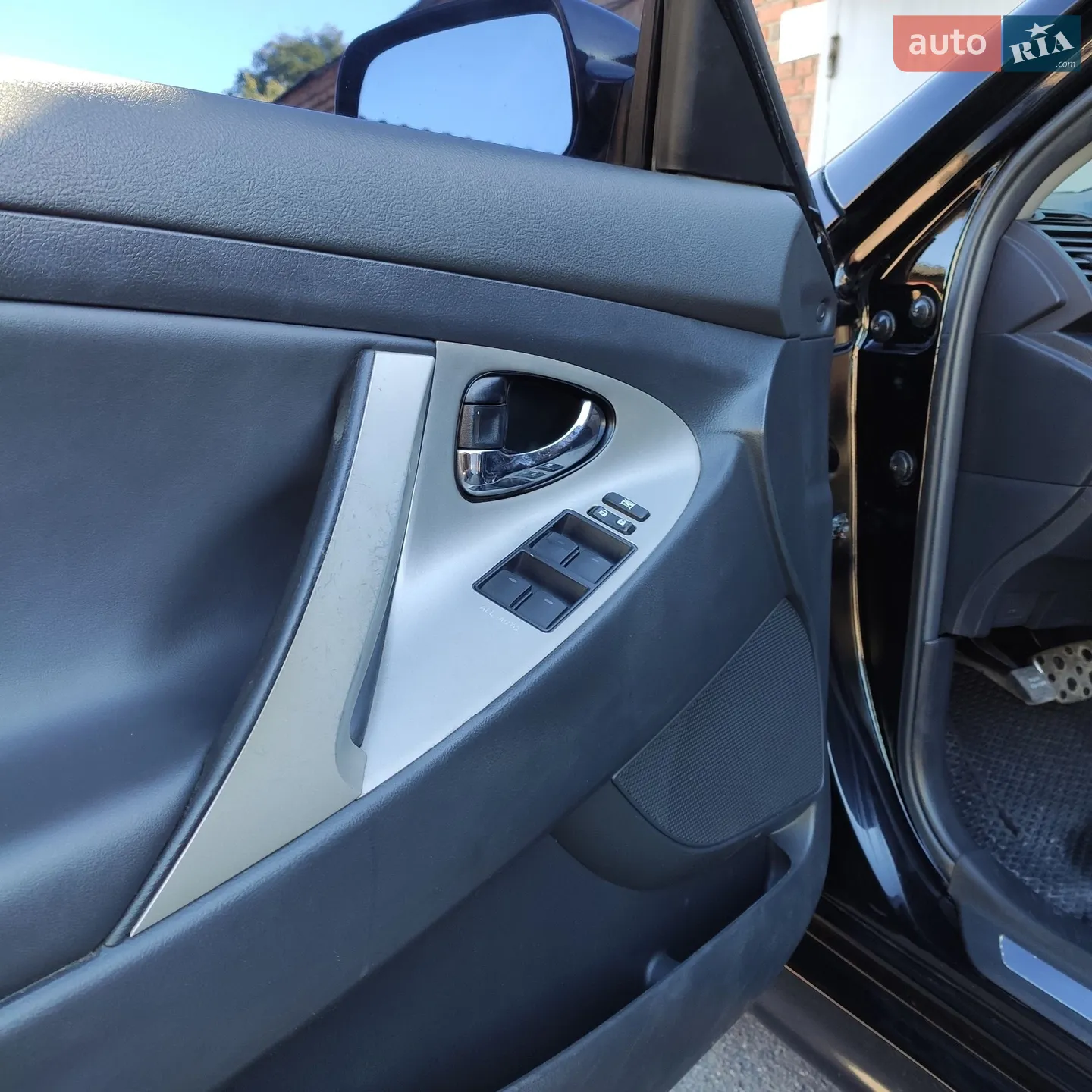 2010 Toyota Camry - мініатюра 33