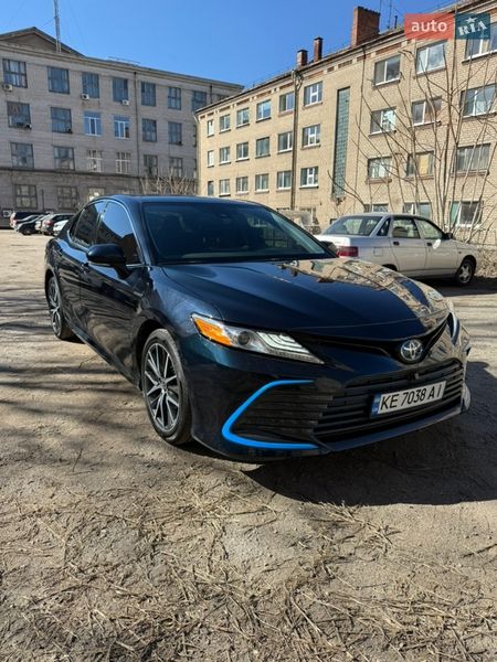 Toyota Camry 2021
