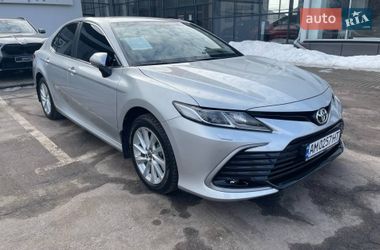 Седан Toyota Camry 2023 в Житомире