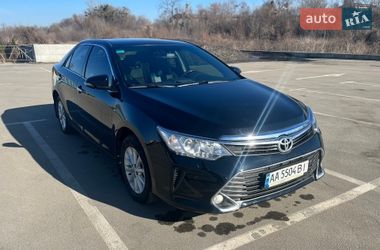 Седан Toyota Camry 2015 в Киеве