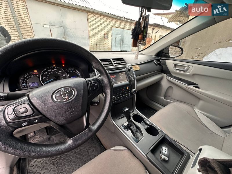 Седан Toyota Camry 2015 в Подольске