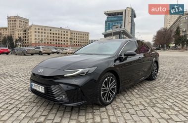 Седан Toyota Camry 2025 в Харькове