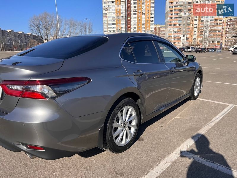 Седан Toyota Camry 2023 в Киеве