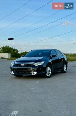 Седан Toyota Camry 2016 в Харкові