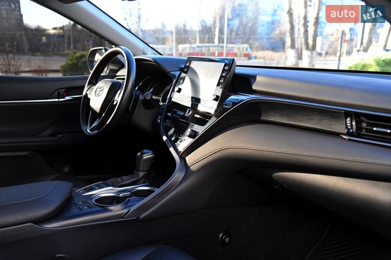 Седан Toyota Camry 2021 в Харькове