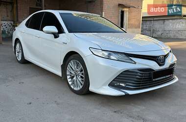 Седан Toyota Camry 2020 в Киеве