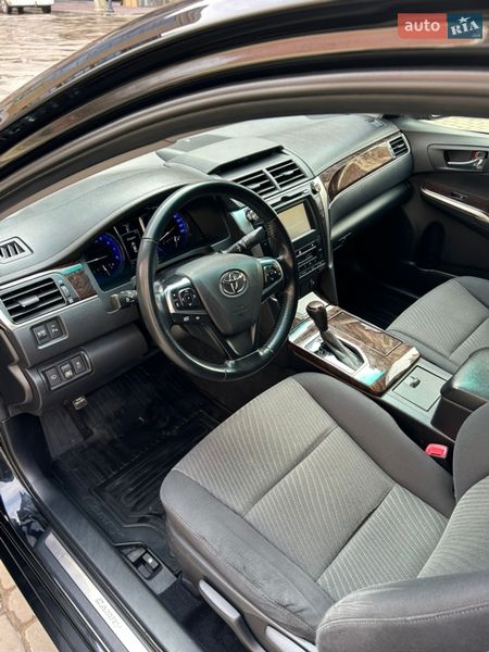 Седан Toyota Camry 2017 в Харькове