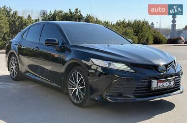 Седан Toyota Camry 2021 в Києві