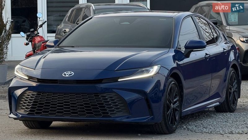 Седан Toyota Camry 2024 в Харкові