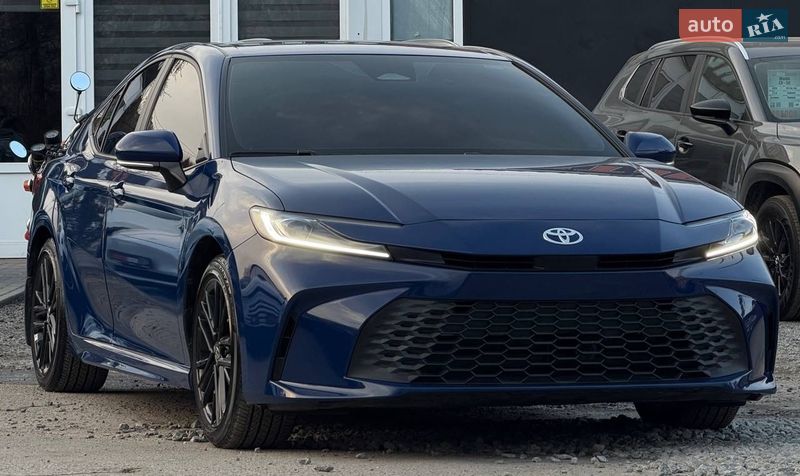 Седан Toyota Camry 2024 в Харкові