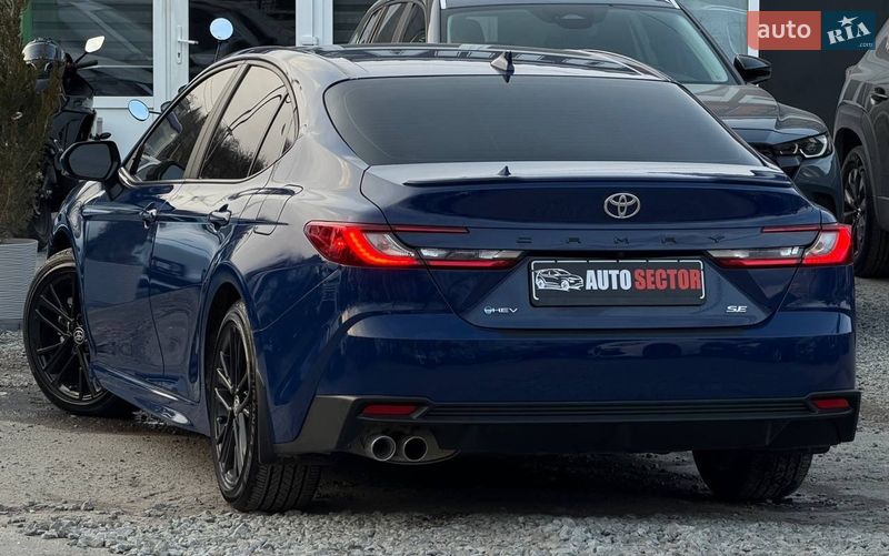 Седан Toyota Camry 2024 в Харкові