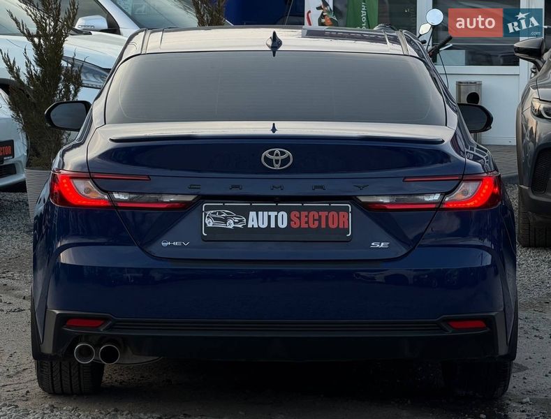 Седан Toyota Camry 2024 в Харкові