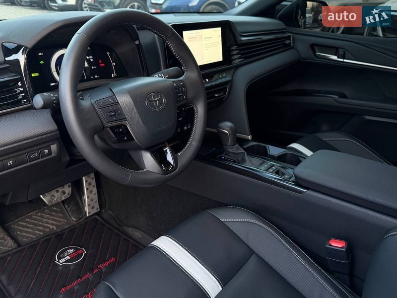 Седан Toyota Camry 2024 в Харкові
