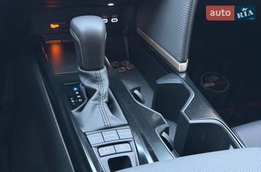 Седан Toyota Camry 2024 в Харкові
