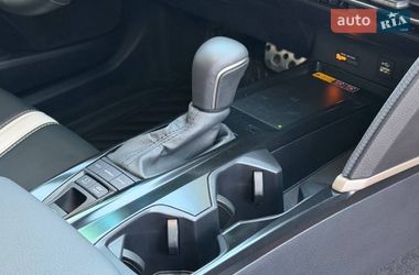 Седан Toyota Camry 2024 в Харкові